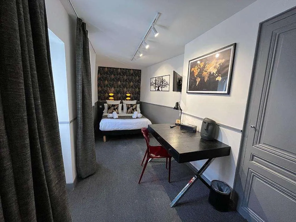 Hotel De Paris Лион 3*,  Франция