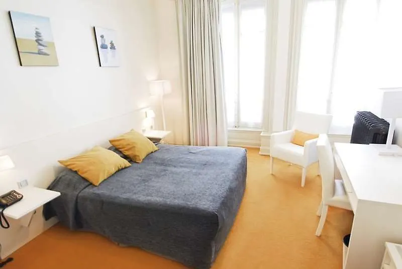 Hotel De Paris Lyon 3*,  France